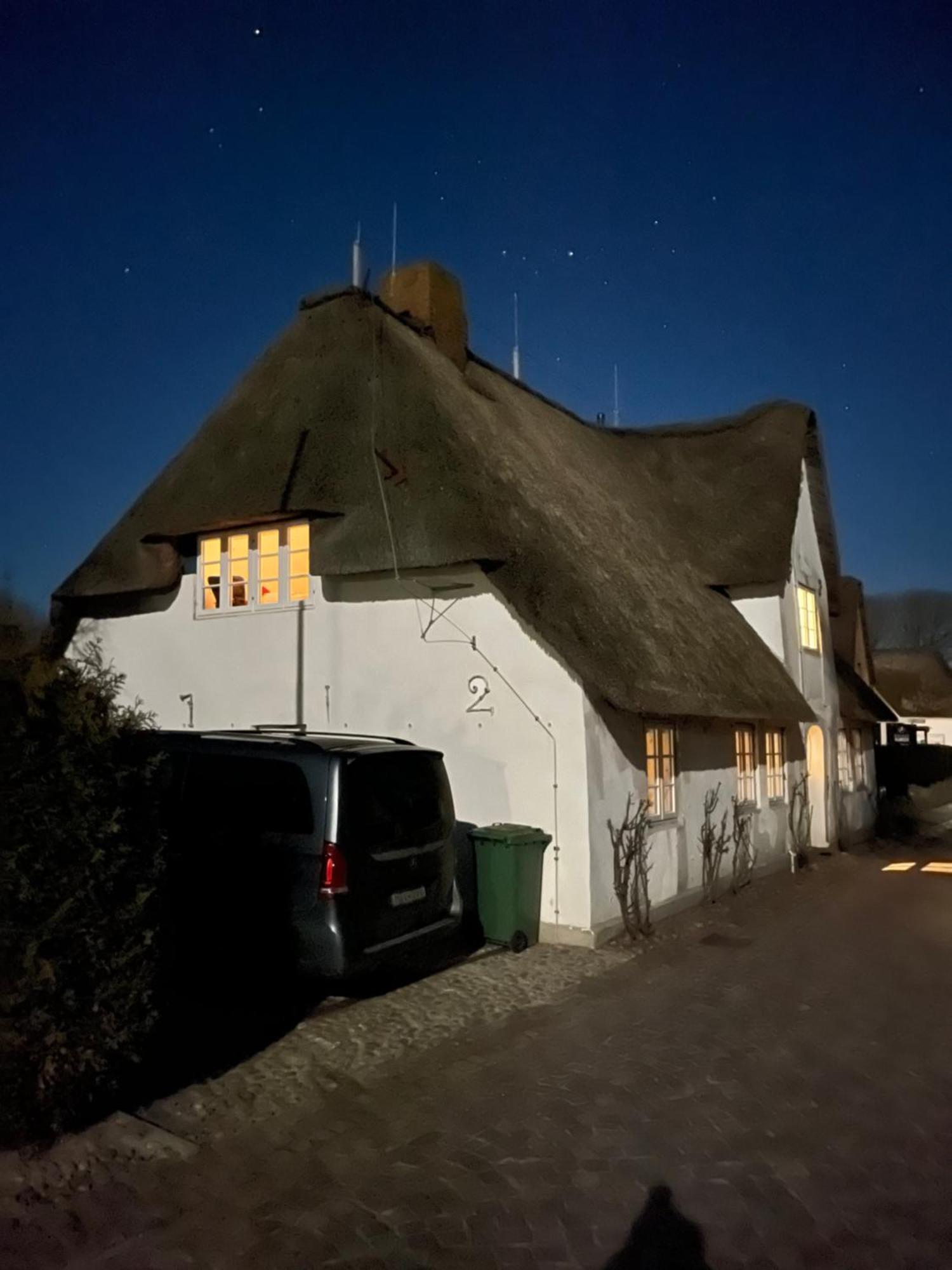 Kapitaenshaus Von 1712 - Neu Saniert Apartment Nieblum Exterior photo