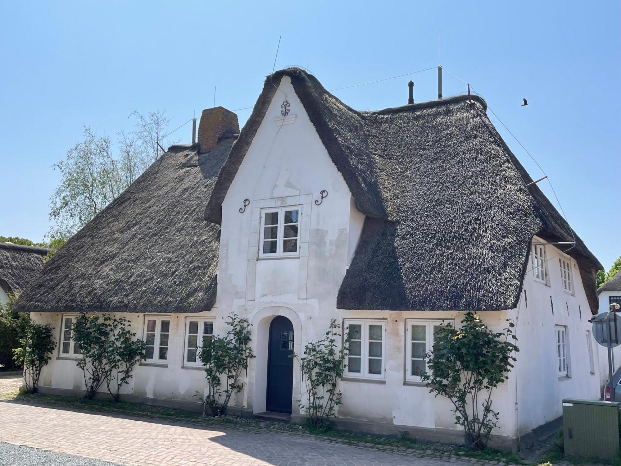 Kapitaenshaus Von 1712 - Neu Saniert Apartment Nieblum Exterior photo